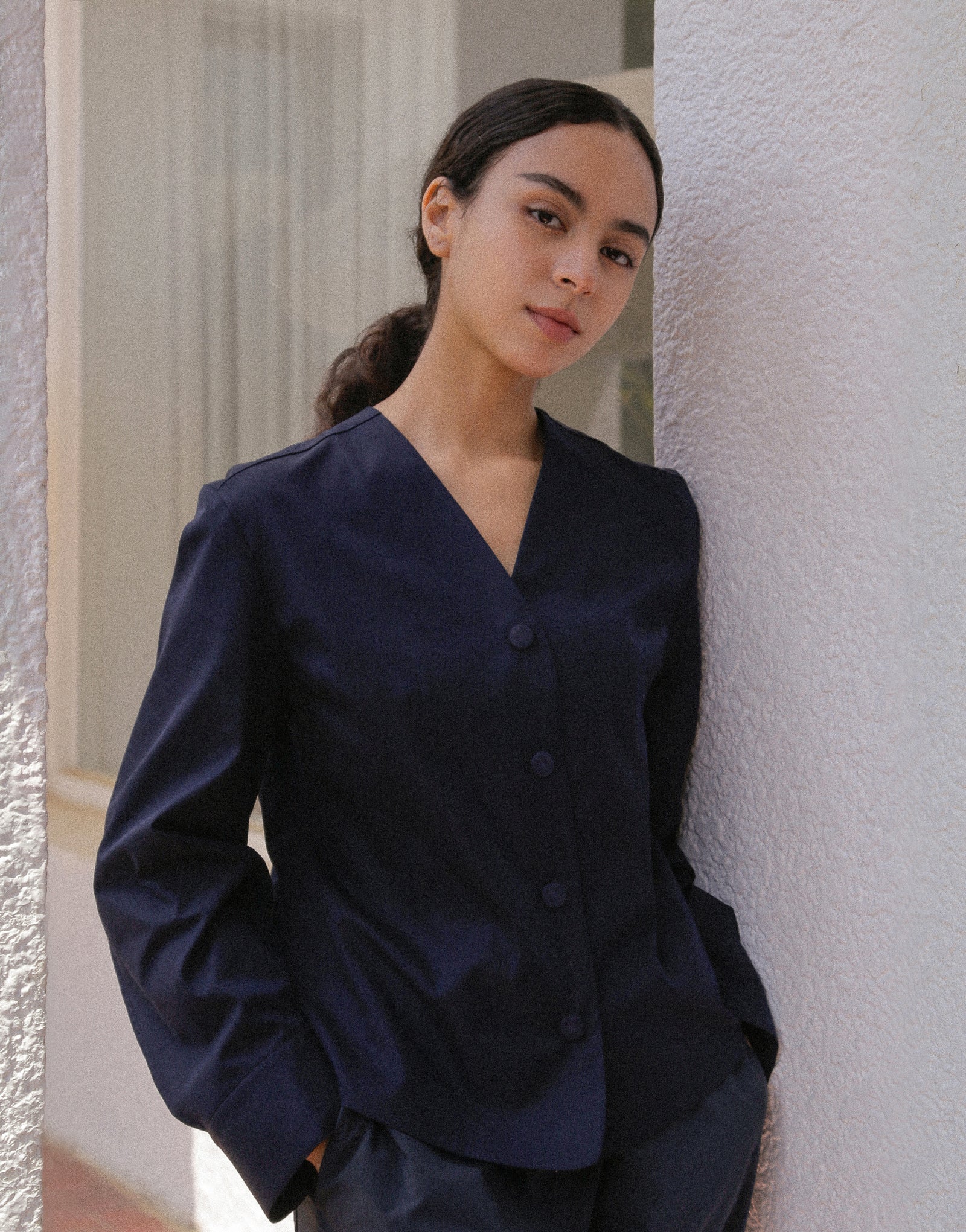 Manteau de chef femme à manches bouffantes et col en V #AJ1982 Bleu marine foncé