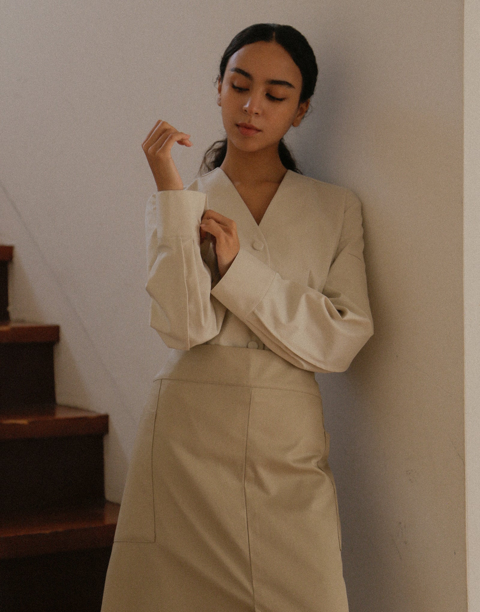 Manteau de chef femme à manches bouffantes et col en V #AJ1982 Crème