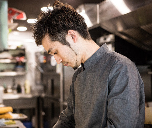 Aoi Hana (青い花), the Blue Flower in Hongdae