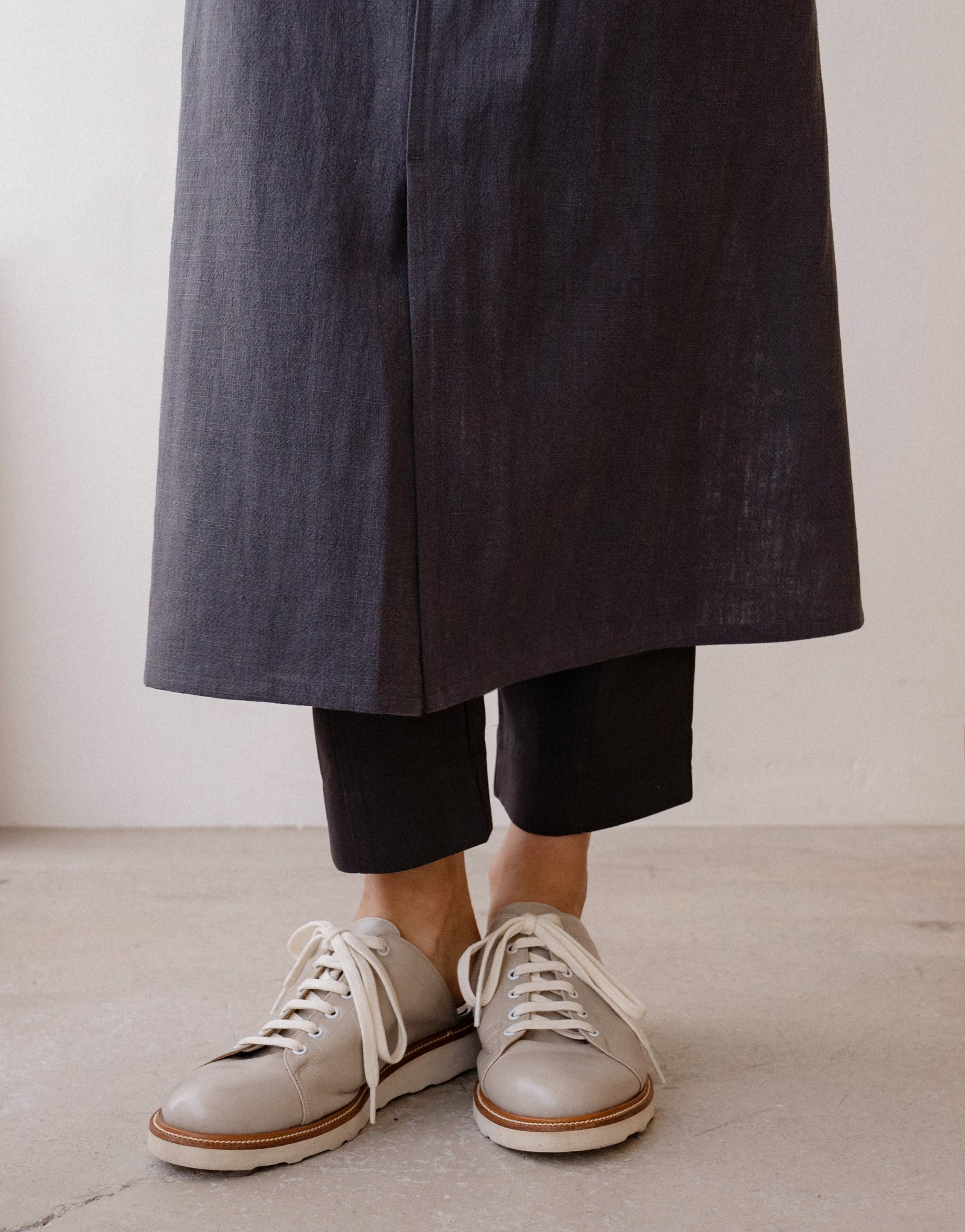 Natural linen half moon waist apron #AA2009 Charcoal
