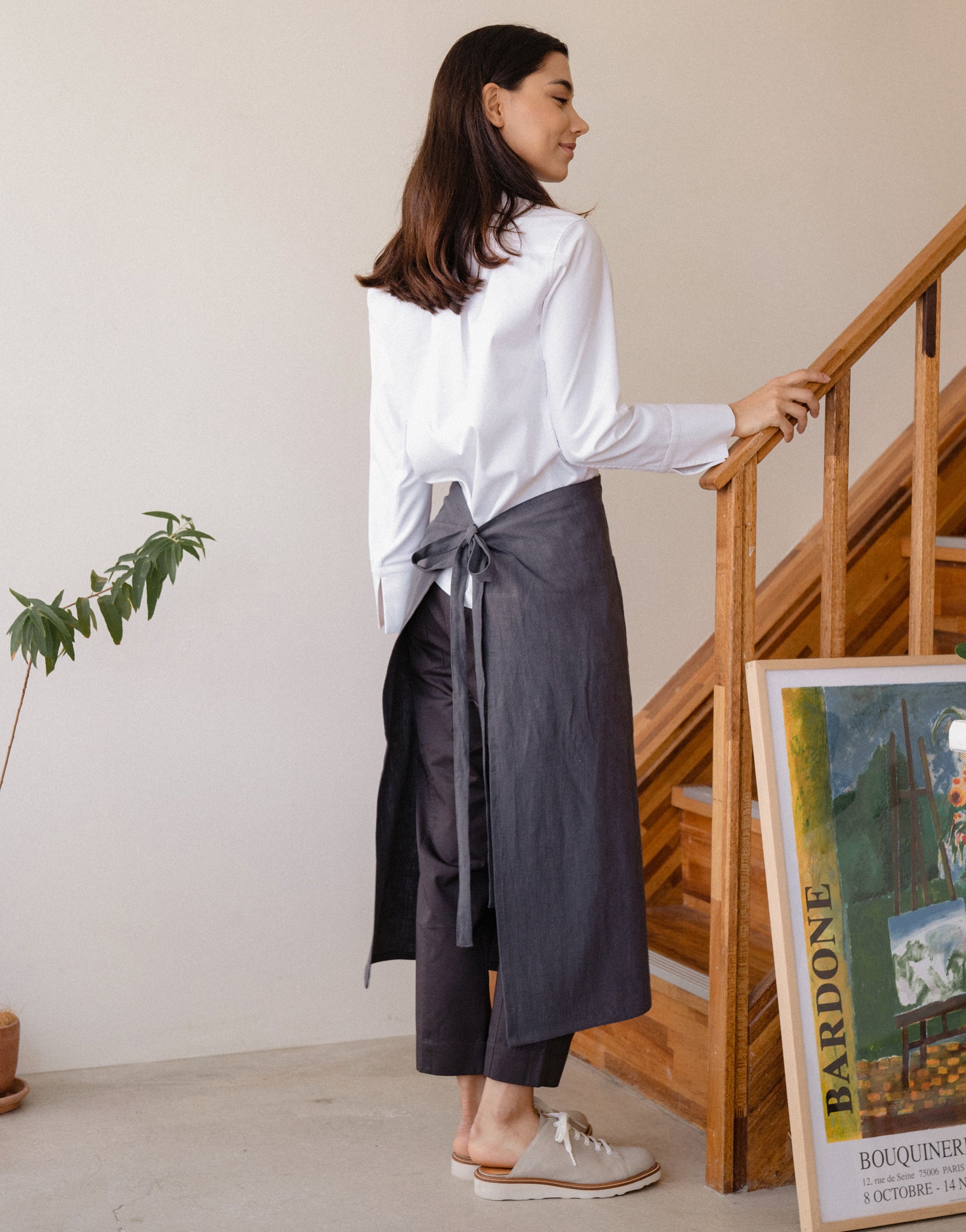 Natural linen half moon waist apron #AA2009 Charcoal