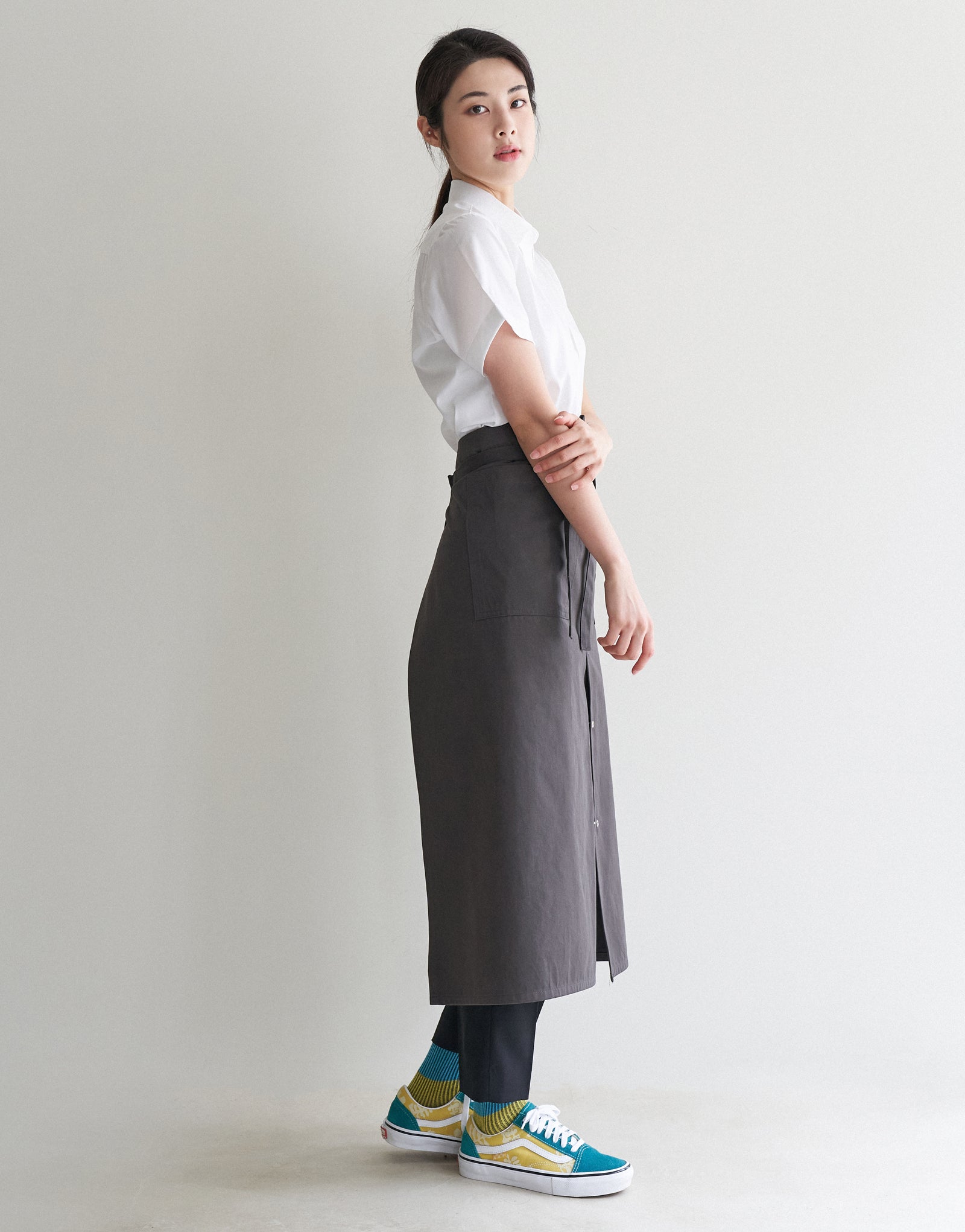 MOI Front slit waist apron #AA2004 Dark gray