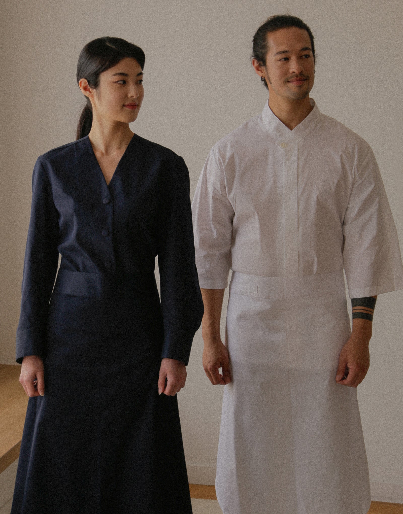 Front slit big pocket waist apron 32" #AA2003 Dark navy