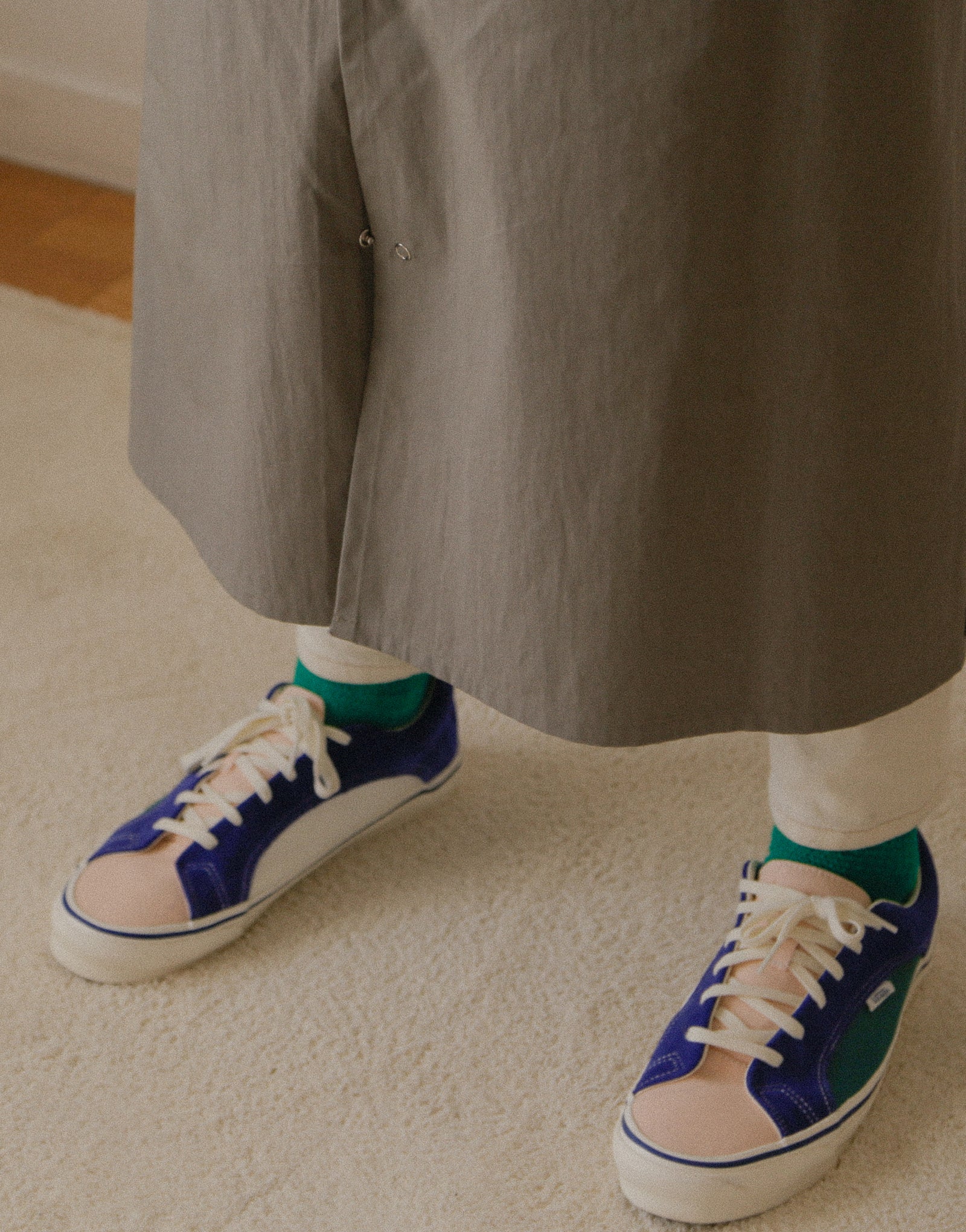 MOI Front slit waist apron #AA2004 Light Khaki